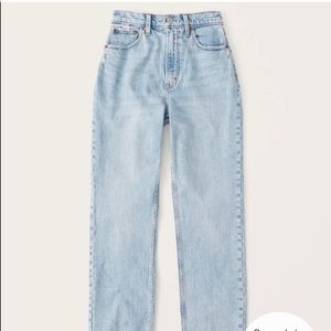 The famous curve love 90 straight light wash jeans